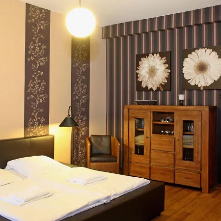 Schlueterstrasse By Interhome * Berlín